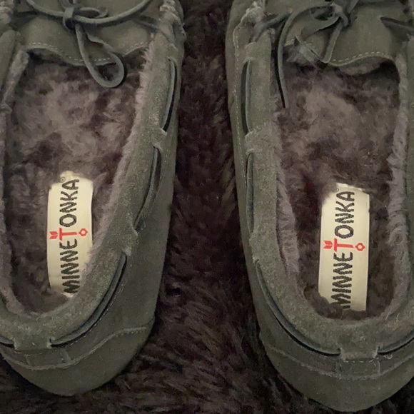 Minnetonka slippers - Picture 2 of 3